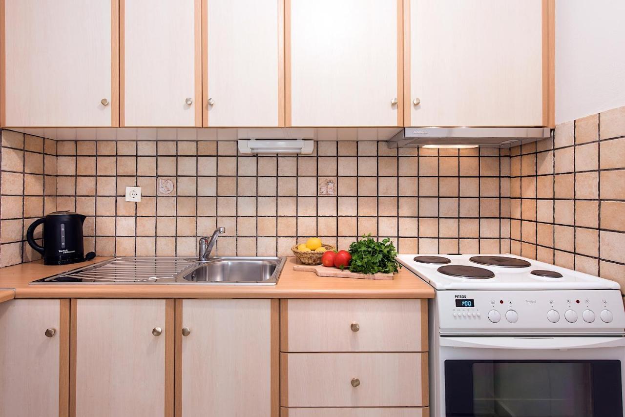 Kokoros Apartments Kato Korakiana Екстер'єр фото