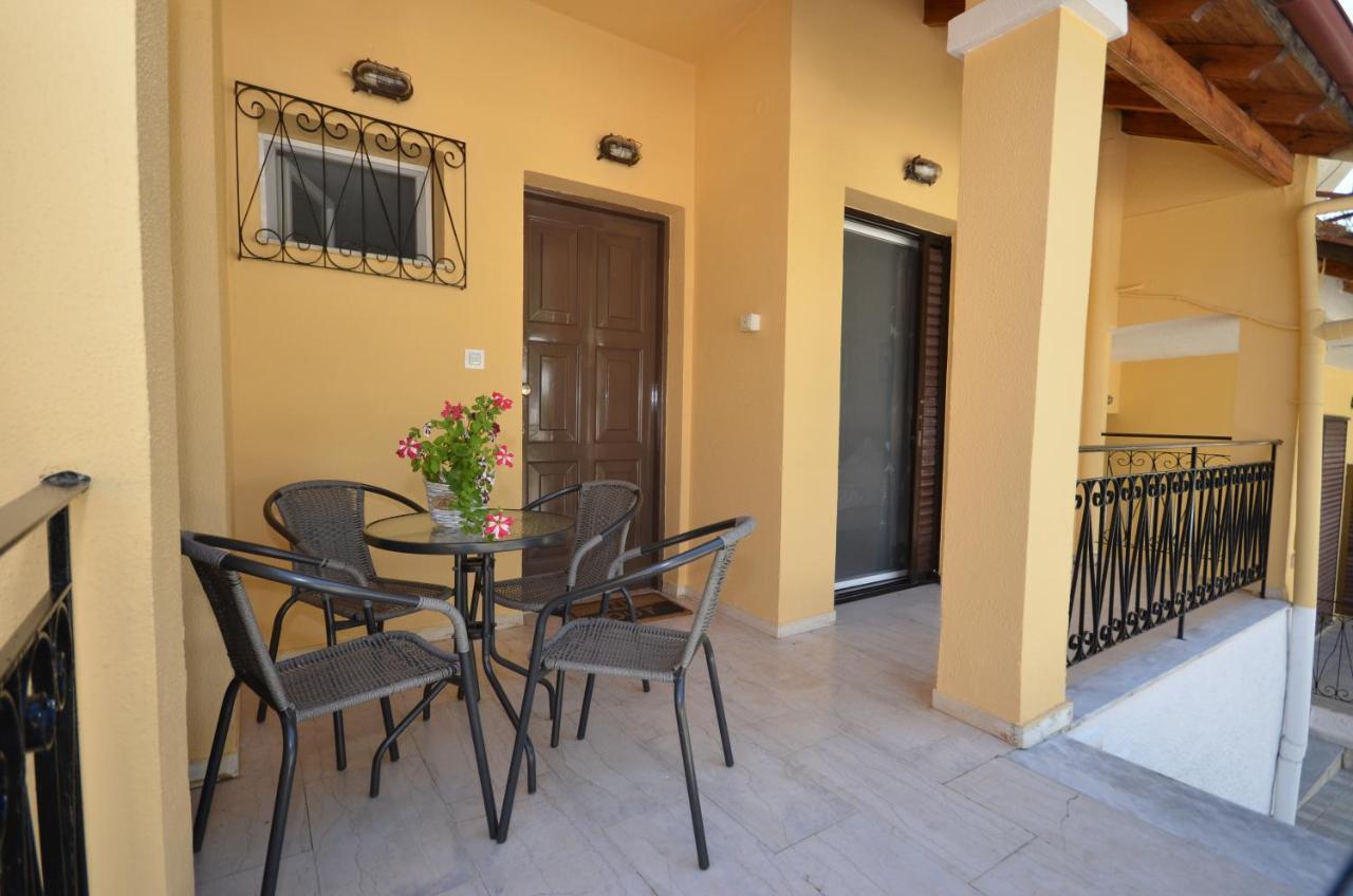Kokoros Apartments Kato Korakiana Екстер'єр фото